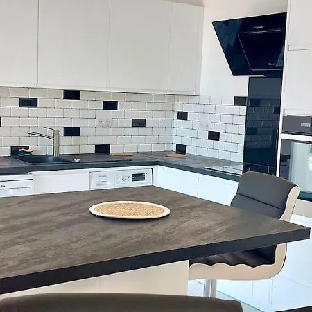 Apartman Grand T2 A 5min De La *