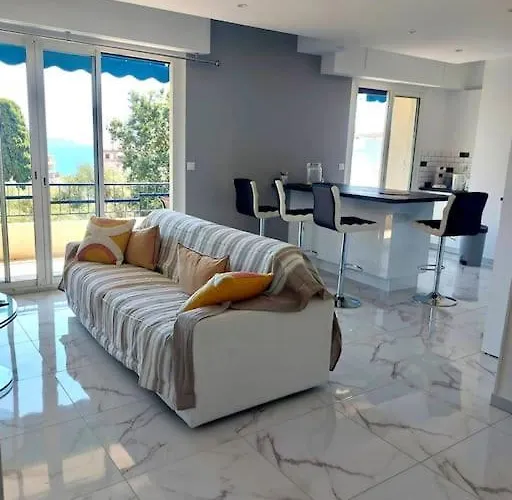 Apartment Grand T2 A 5min De La