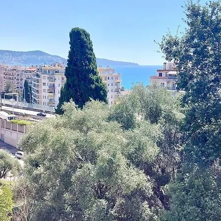 Grand T2 A 5min De La Apartment